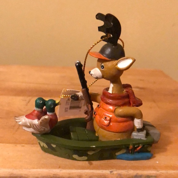 JWM Collection Hunting Ornament “Deer in Boat” - Picture 5 of 14